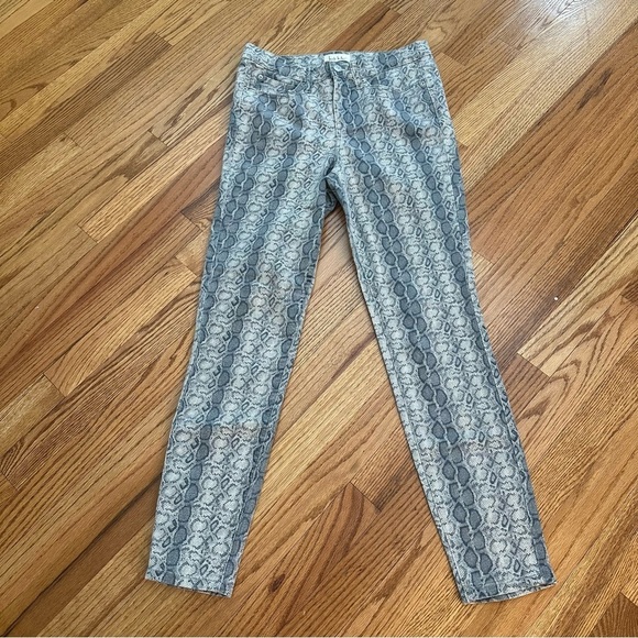Nicole Miller Light Blue Snakeskin Skinny Jeans size 4 - Picture 1 of 5
